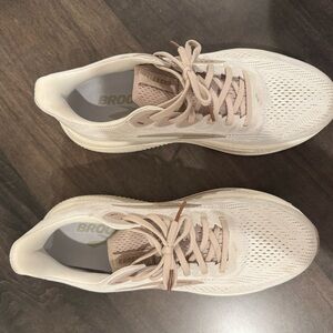 Brooks Ghost Cream Running Shoes